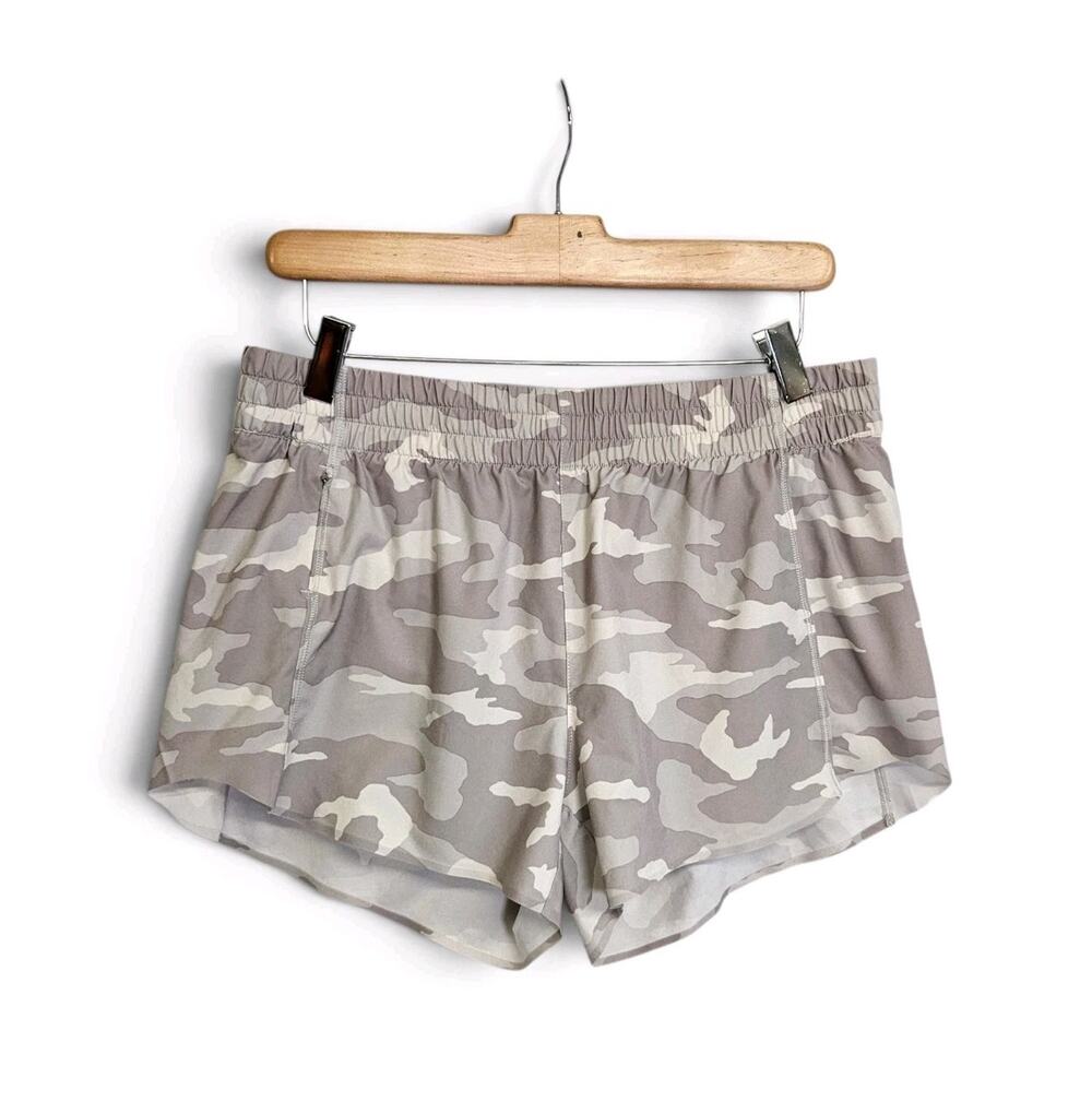 Athleta Hustle 3" Short Taupe Beige Camo Print Athletic Workout Size Medium